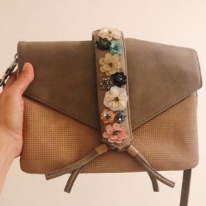 Gorgeous crossbody